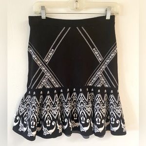 Grace Elements beautiful knit black and white pull on skirt size small